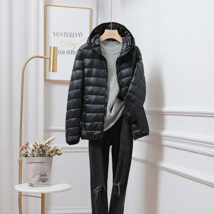Gudrun | Damen Winterjacke mit Kapuze und Reißverschluss