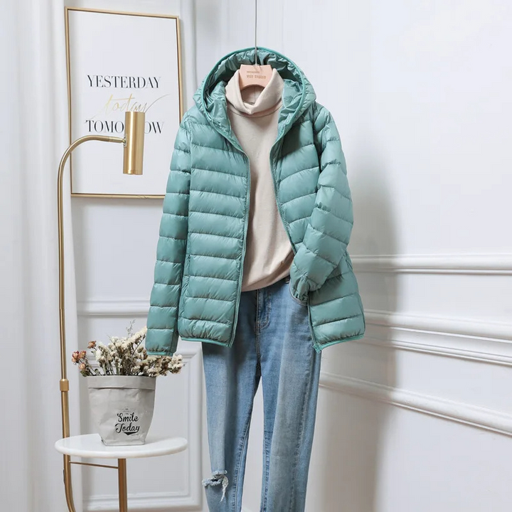 Gudrun | Damen Winterjacke mit Kapuze und Reißverschluss