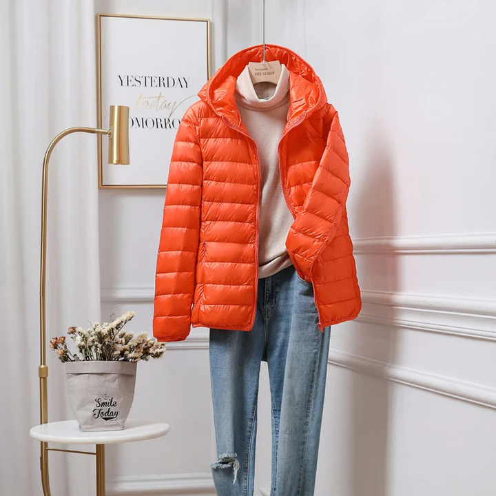 Gudrun | Damen Winterjacke mit Kapuze und Reißverschluss