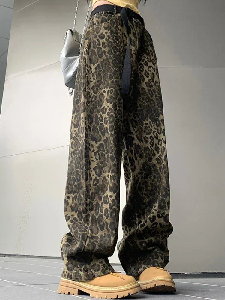 Anja | Damen Weit Geschnittene Jeans mit Leopardenmuster