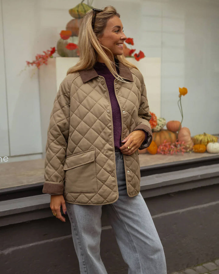 Carolin | Stilvolle Winter Stepp Freizeitjacke für Damen
