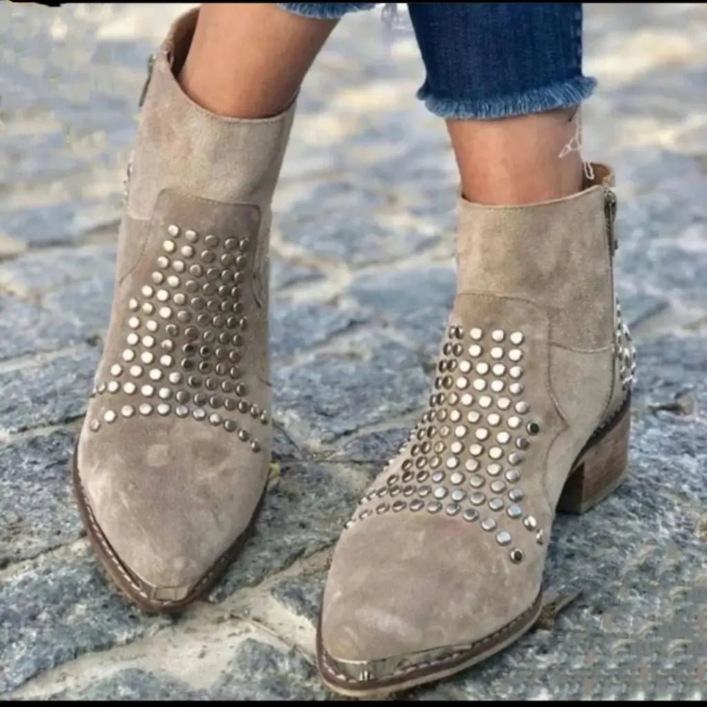 Ankle Boots Nieten Spitze Zehe Blockabsatz Reißverschluss - Brown