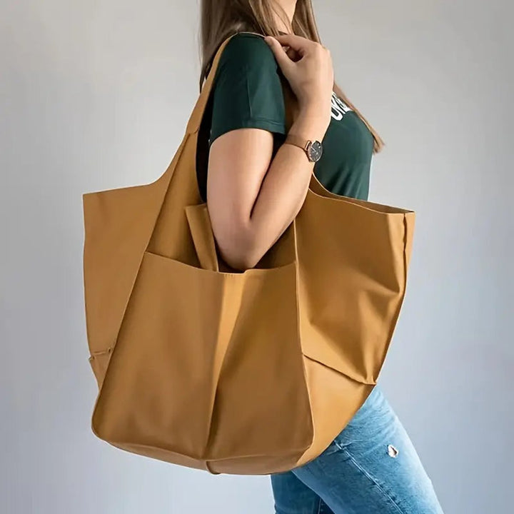 Übergroße Damen Tote Bag aus Veganleder mit Magnetverschluss