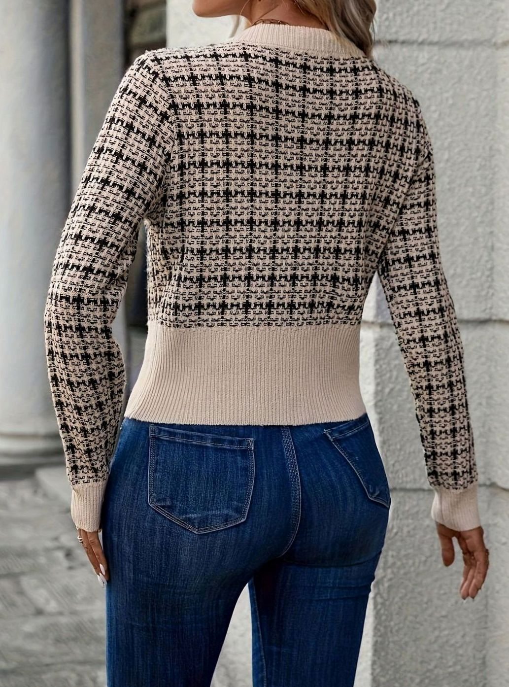 Damen Kurze Strickjacke aus Tweed-Material Tailliert Rundhals Goldknöpfe