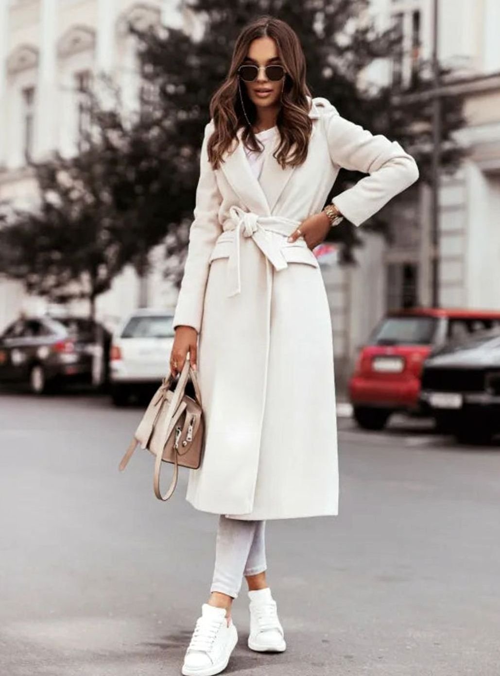 Damen Langer Gürtel-Mantel im lässigen Streetstyle - Weiß
