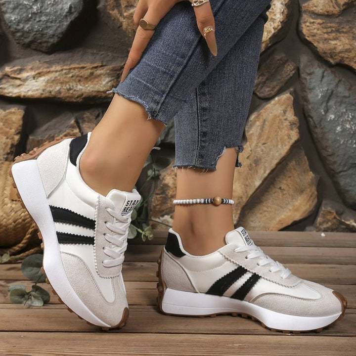 Damen Retro Platform Chunky Sneaker mit Schnürung - White
