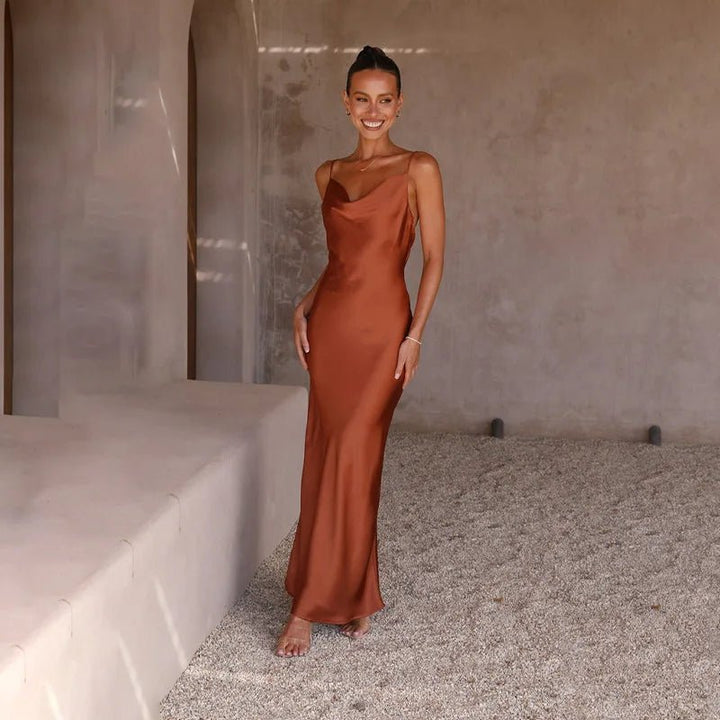 Damen Satin Maxikleid rückenfrei mit Schlitz figurbetont