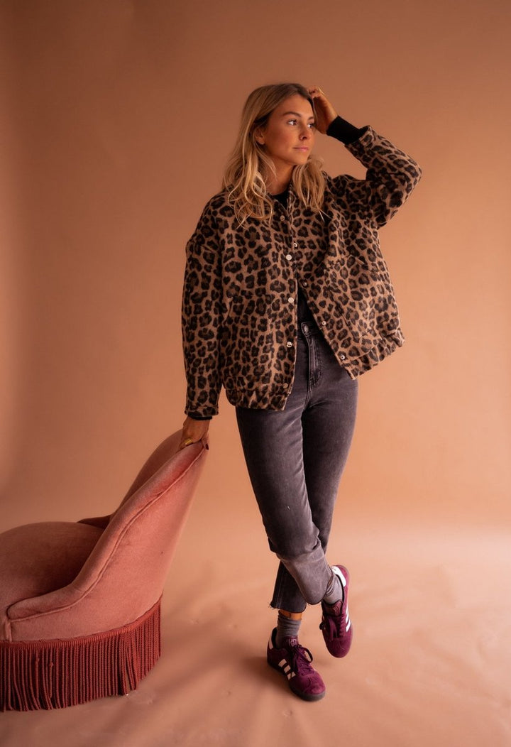 Damen Steppjacke Oversized Leopardenmuster Druckknopf