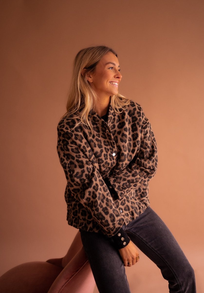 Damen Steppjacke Oversized Leopardenmuster Druckknopf