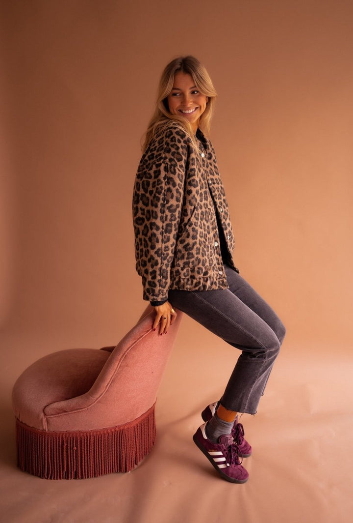 Damen Steppjacke Oversized Leopardenmuster Druckknopf
