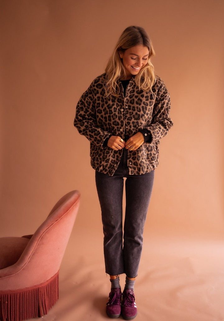 Damen Steppjacke Oversized Leopardenmuster Druckknopf
